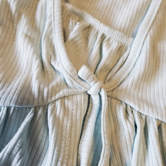 Cute bluenotes crop top size XS new with tag - Picture 2 of 5